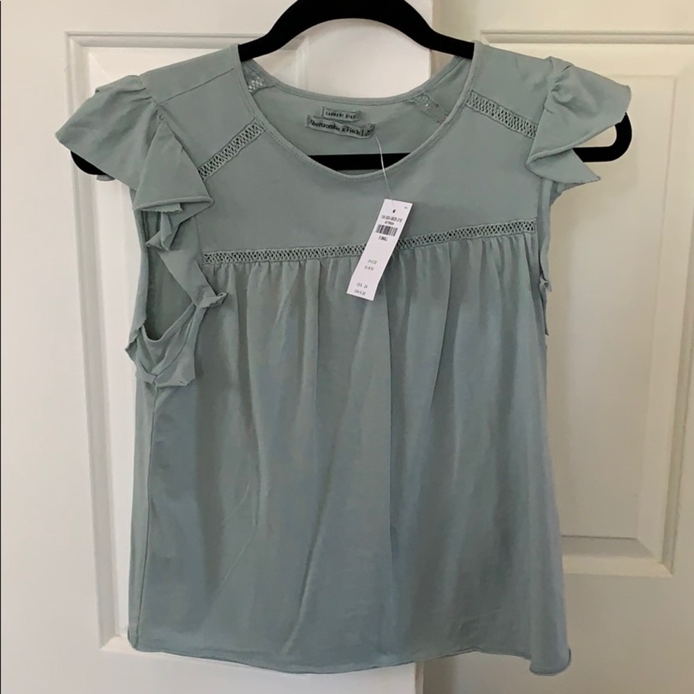 Abercrombie Ruffles Sleeve top
